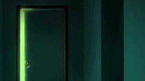 现场#1 视频: College teen receives fuck in public elevator having a big ass and big tits